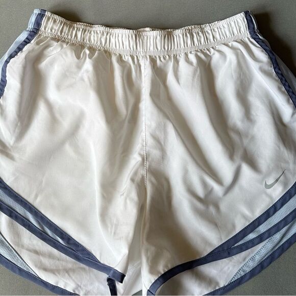 🎉5 for $45🎉Nike Shorts Women Size L White - Picture 3 of 6
